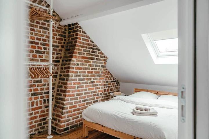 Apartamento entero, Duplex 4pers - 100m du Métro - Smarttv - Fibre in Wazemmes (Lille), Lille
