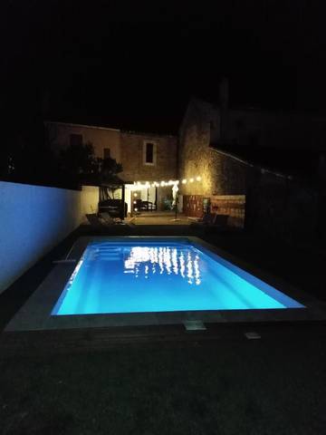 Cottage pour 6 personnes, avec terrasse ainsi que piscine et jardin à Bizanet