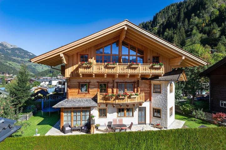 Ferienwohnung für 4 Personen, mit Balkon und Garten im Salzburger Land