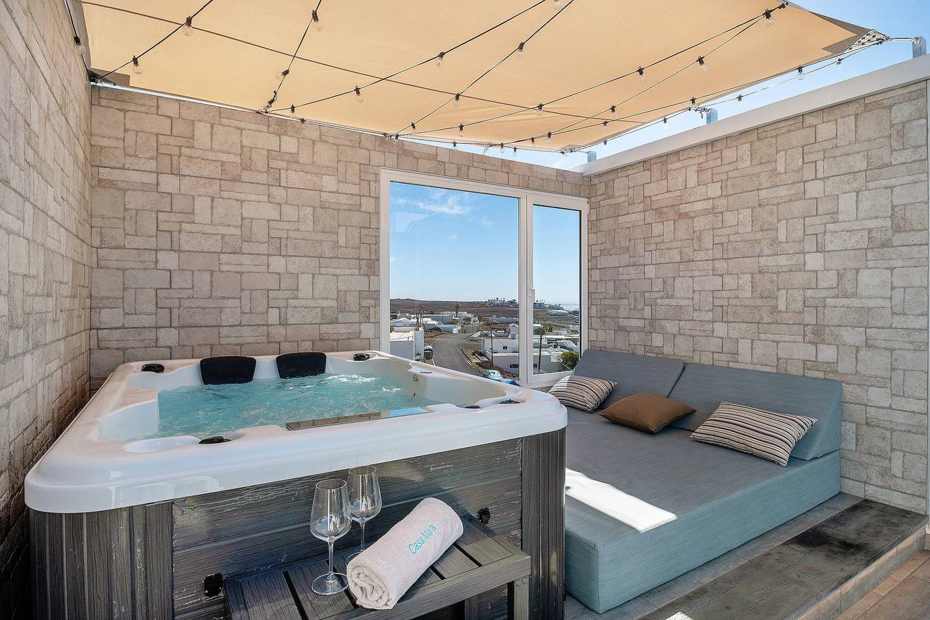 Gehele studio, Vakantiestudio 'Casa Mara 2' met zeezicht, wifi en airconditioning in Quemada Beach, Lanzarote