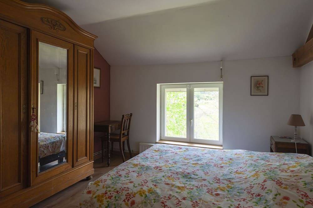 La Maison du Patrel - Chambres d'hôtes_4 personnes in Ban-sur-Meurthe-Clefcy, Parc naturel régional des Ballons des Vosges