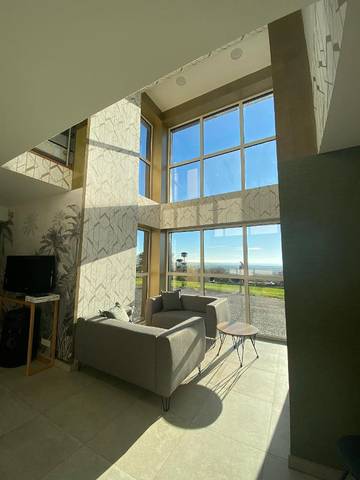 Location de vacances pour 25 personnes, avec terrasse ainsi que jacuzzi et jardin à Le Bény-Bocage