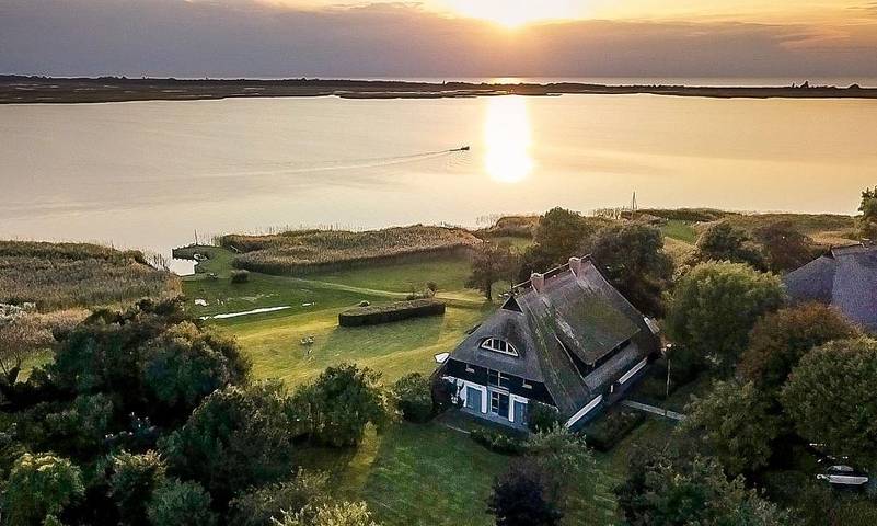 Vakantiewoning voor 4 personen, with uitzicht op het meer and uitzicht as well as sauna and tuin in Wustrow