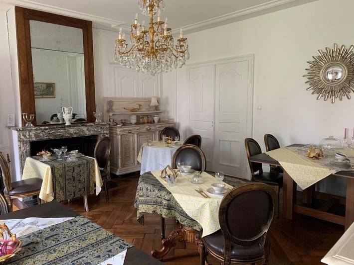 Cottage pour 2 personnes, avec terrasse ainsi que jardin et piscine à Jeuxey