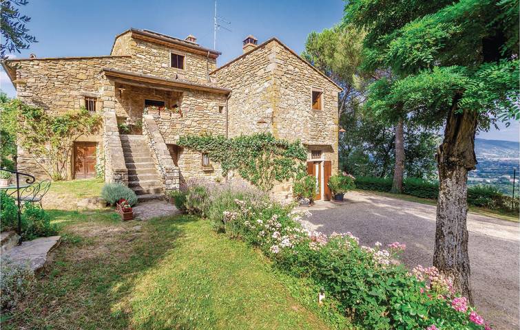 Location de vacances pour 5 personnes, avec terrasse et jardin, adapté aux familles à Arezzo - 2