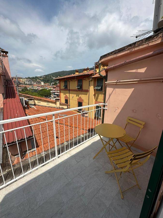 Favolosa stanza gialla con terrazzino vista mare Mottino23 in Lerici, Commune de Lerici