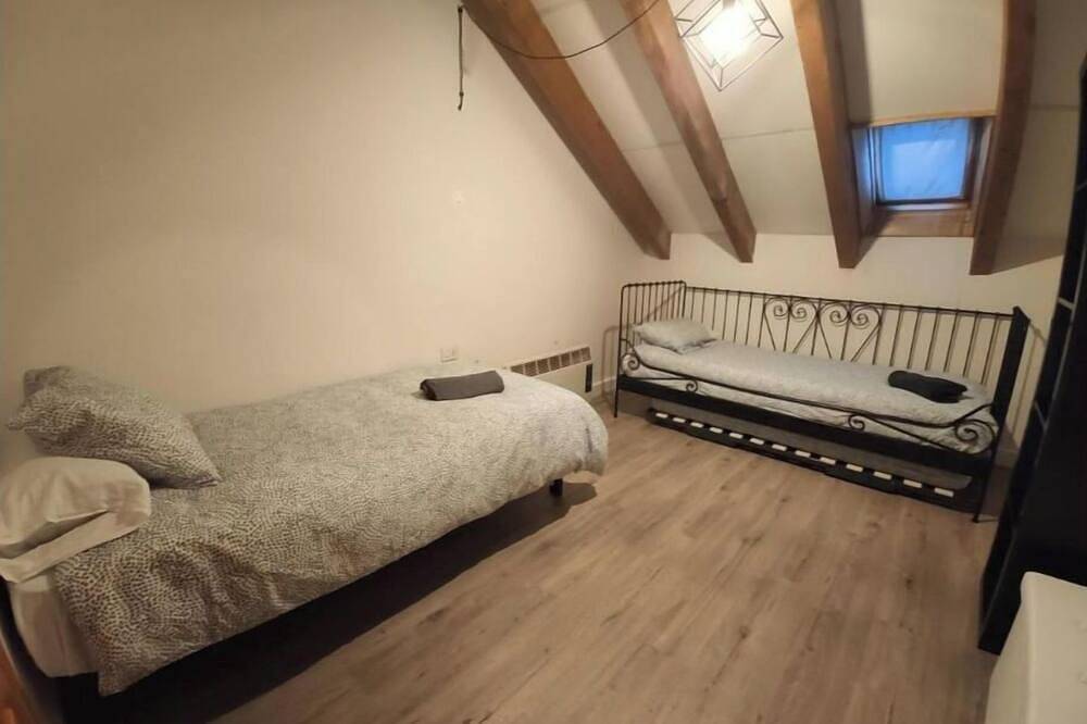 Entire apartment, German Duplex Penthouse in Villanúa, Spanish Pyrenees