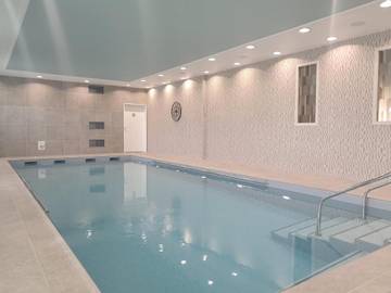 Cottage pour 2 personnes, avec piscine ainsi que terrasse et jardin, animaux acceptés à Ploufragan