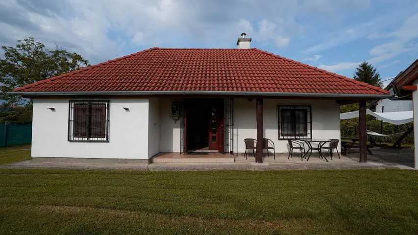 Apartamento de vacaciones para 5 personas, con piscina y jardín además de terraza y sauna - 1
