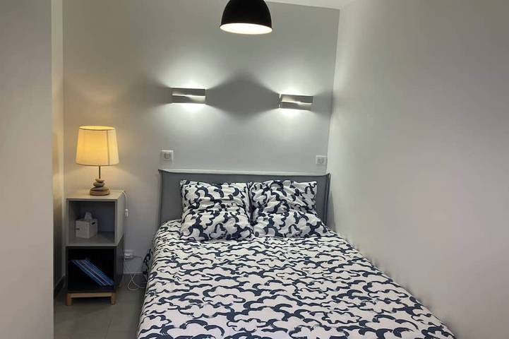 Entire apartment, Apartment type villa in Sanary sea view, 150m from the beach with Jacuzzi plus parking in Sanary-sur-Mer, Mediterranean Coast (France)
