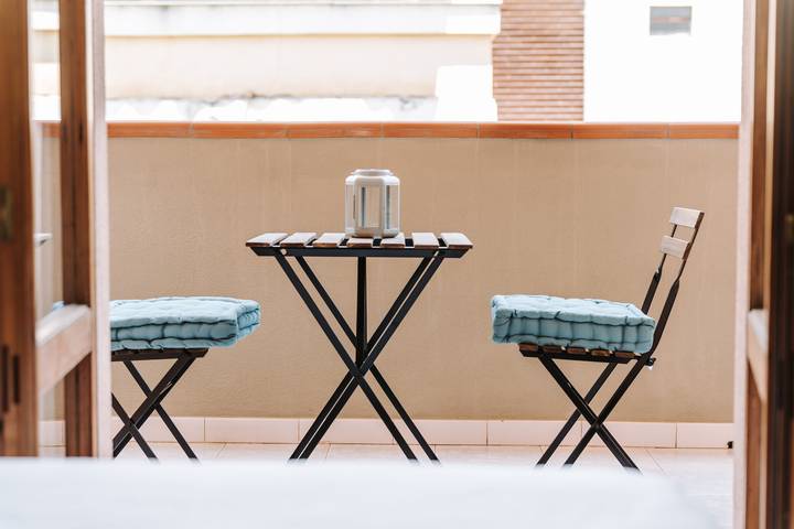 Entire apartment, Apartment 'Artemisia House Vastema' with Private Terrace, Balcony and Air Conditioning in Quartu Sant'Elena, Campidano