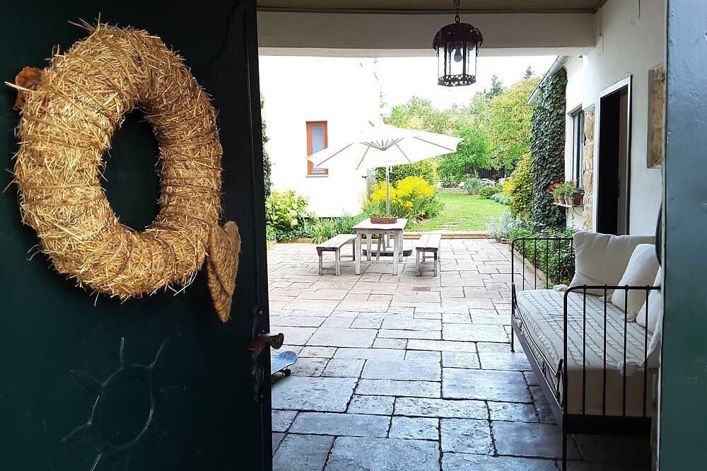 Ganze Wohnung, Pannonische Ferienwohnung, direkt am Festival-Radweg, in Nähe des Neusiedersees in Leithaberg