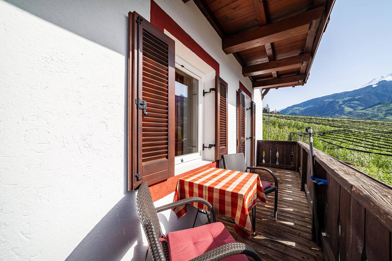 Ganze Wohnung, Ferienwohnung "Gasserhof - Gravenstein" mit Bergblick, Gemeinschaftsgarten & Wlan in Kuens, Passeiertal