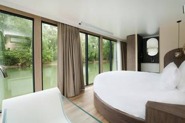 Hôtel pour 2 personnes, avec vue ainsi que sauna et terrasse à Poissy