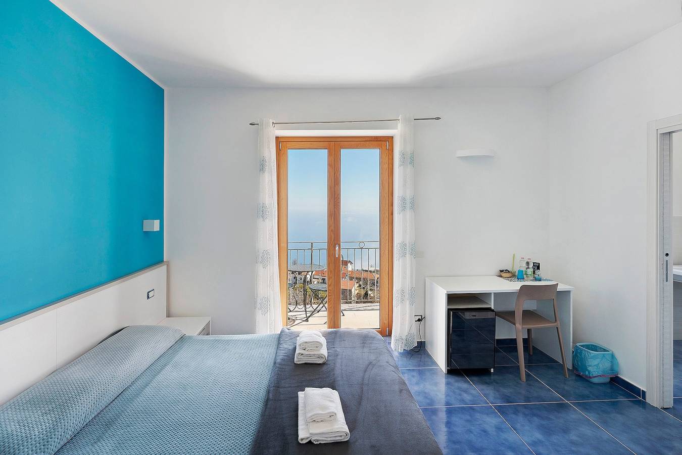 Camera 'Volare Vista Mare' con vista mare, Wi-Fi e aria condizionata in Pianillo, San Lazzaro
