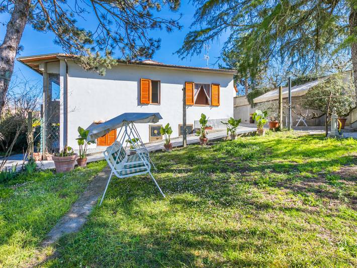 Ferienhaus für 4 Personen, mit Terrasse und Garten