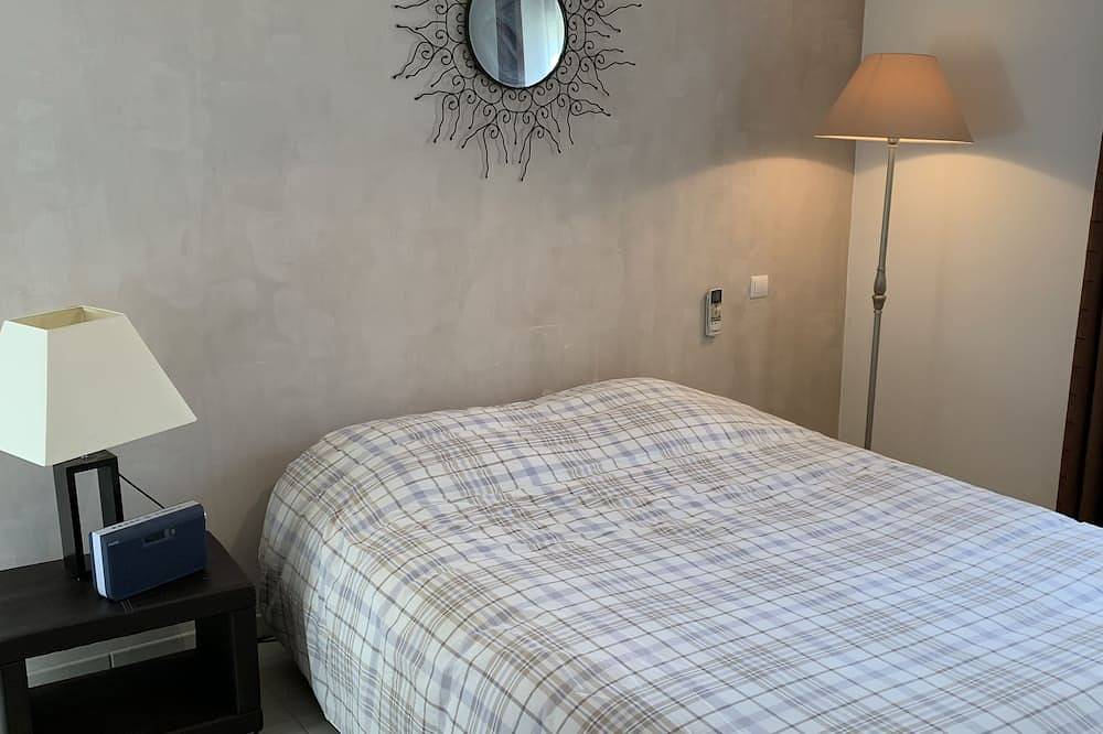 Nice, quiet house with swimming pool and air conditioning in Orange, Vaucluse