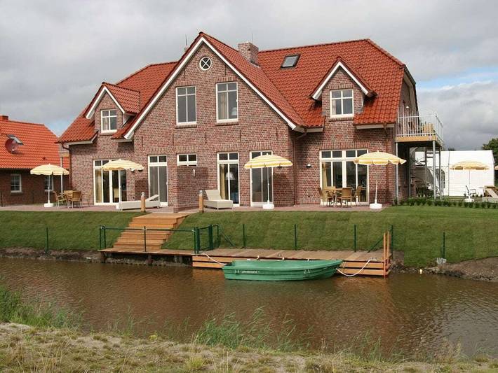 Ferienhaus für 4 Personen, mit Terrasse und Sauna in Greetsiel