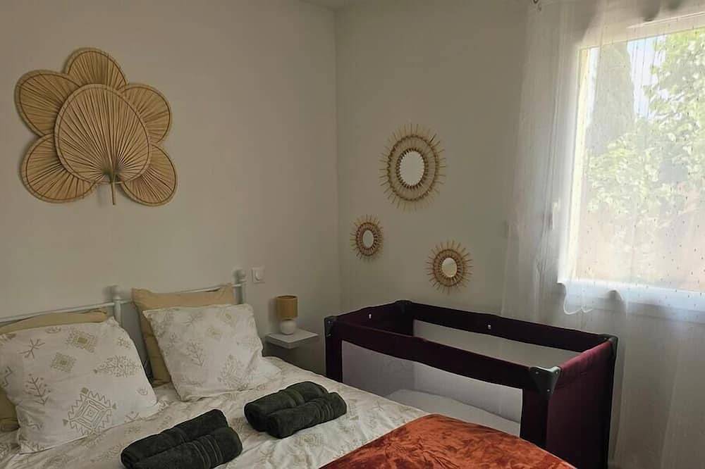 T2 neuf 36 m² avec jardin, barbecue et parking privé. Calme proche garrigue. in Aigues-Vives, Côte méditerranéenne (France)