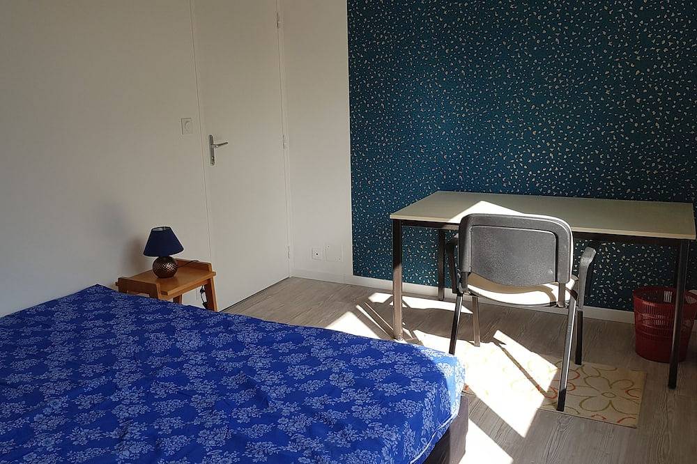 House at the entrance to the town, close to the beach road in Quimper, Quimper region