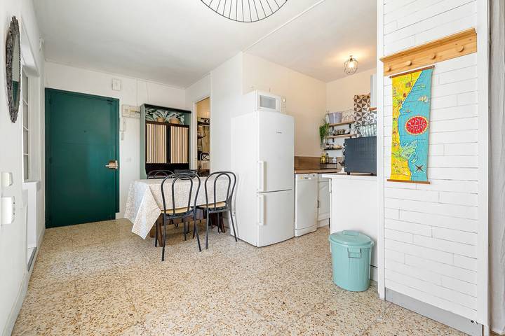Appartement entier, Appartement 'Montsant' avec vue sur la mer, terrasse privée et climatisation. in Creixell, Costa Dorada