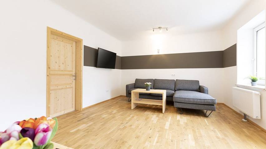 Hütte für 12 Personen, mit Pool und Balkon in Ennstal