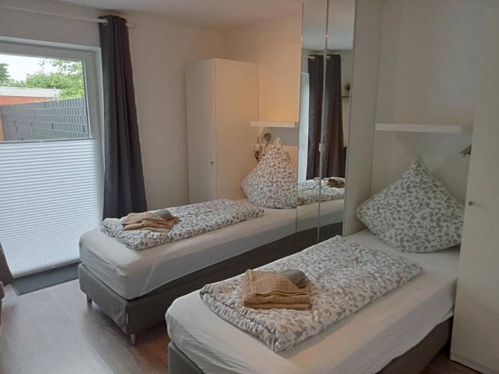 Ferienhaus für 4 Personen, mit Terrasse und Garten in Emden