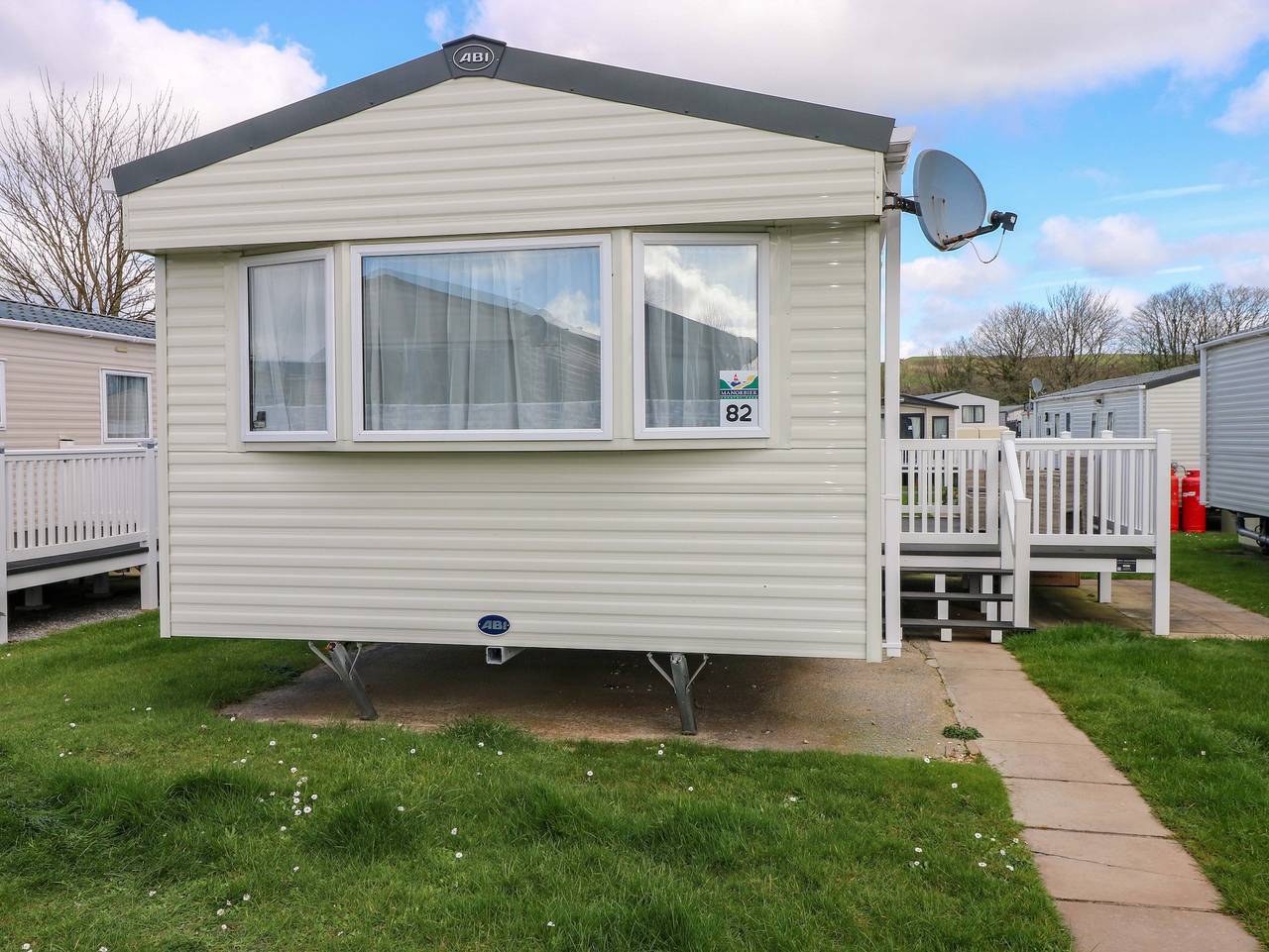 82 Manorbier Park in Pembrokeshire