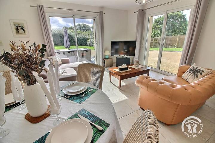 Gîte pour 6 personnes, avec Terrasse ainsi que Jardin et Vue à Lannion