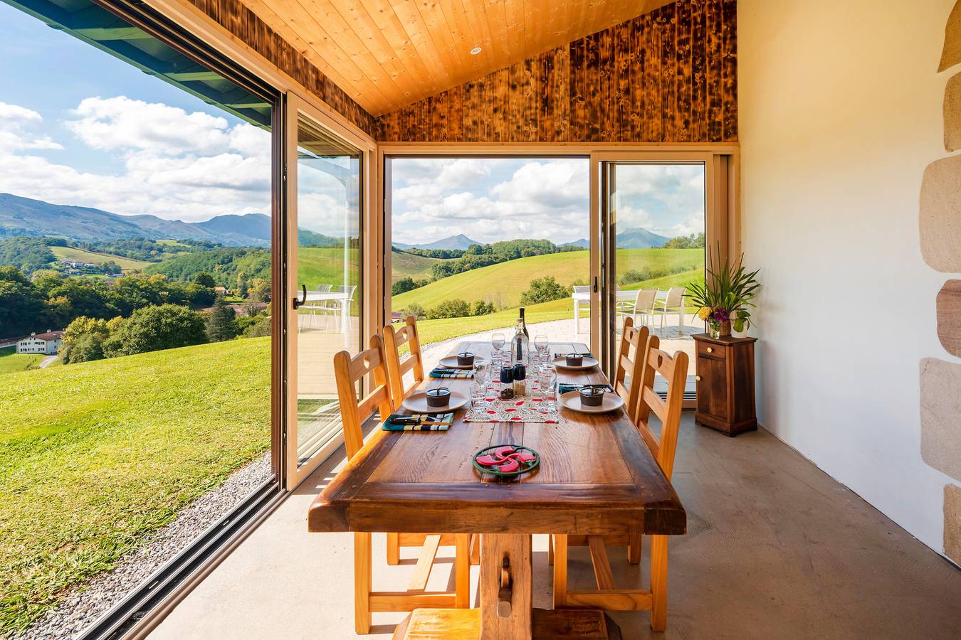 Goitik Ikusita Guest Room with Breakfast Included and Mountain View in Ainhoa, Bayonne region