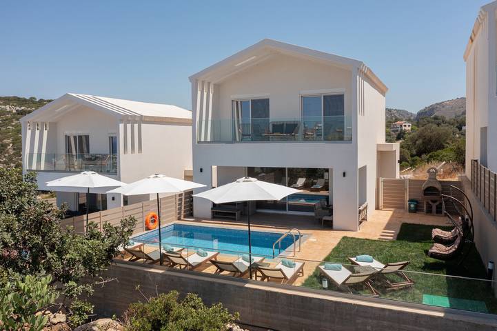 Villa for 8 people, with Ocean view and Balcony as well as Terrace and Garden in Rethymnon