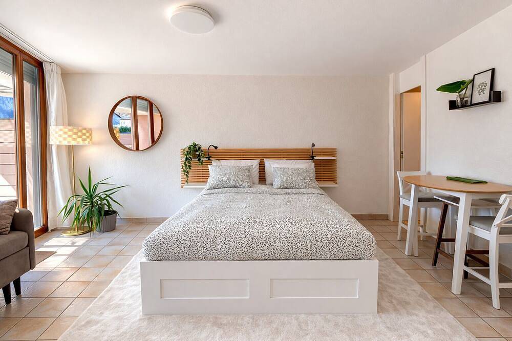 Apartamento entero, Bright studio with terrace - 30 min from Verbier - free parking in Martigny (Valais), Alpes del Valais