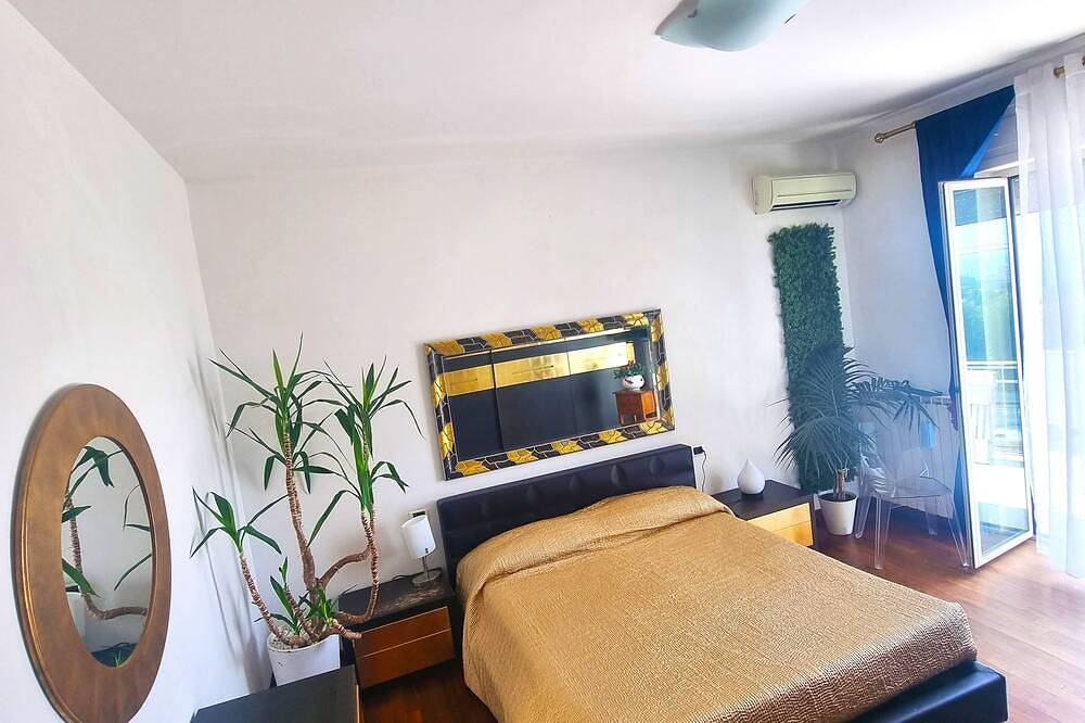 Alisea - rooms in villa with pool and free parking in Montesilvano, Adriatic Coast Abruzzo