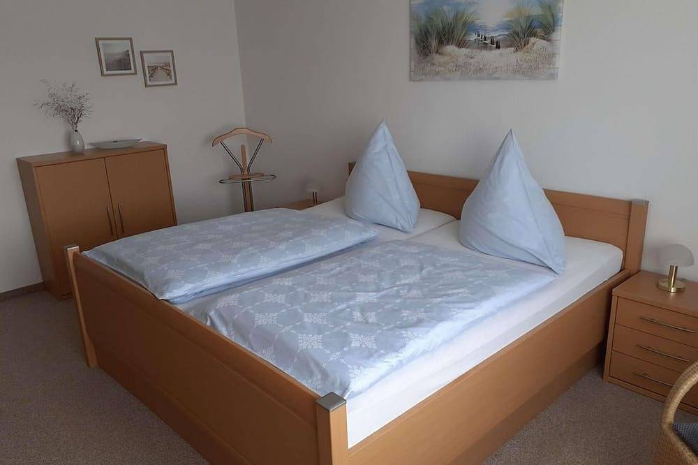 Entire apartment, Apartment/apartment, shower, Wc, balcony - vacation apartment and guest room Iburgblick in Bad Driburg, Kreis Höxter