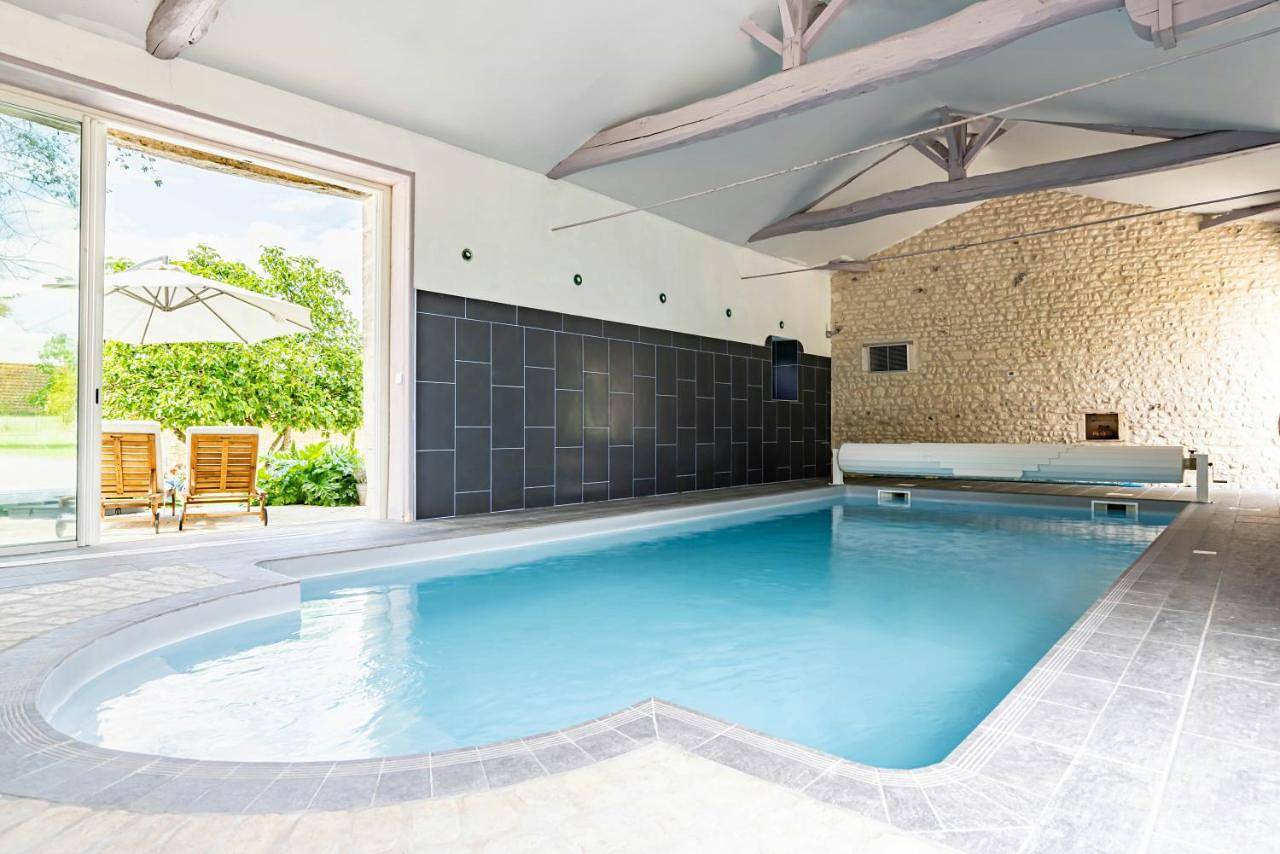 Five-Bedroom Holiday Home in Ozillac, Région de Jonzac