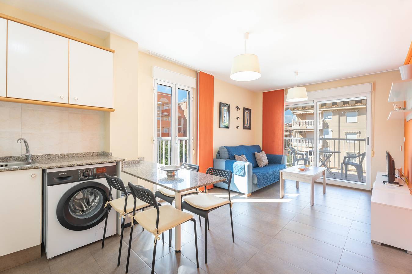 Apartamento entero, Apartamento 'Lopimar Segrelles' con terraza privada, Wi-Fi y aire acondicionado in Canet de Berenguer, Costa de Valencia