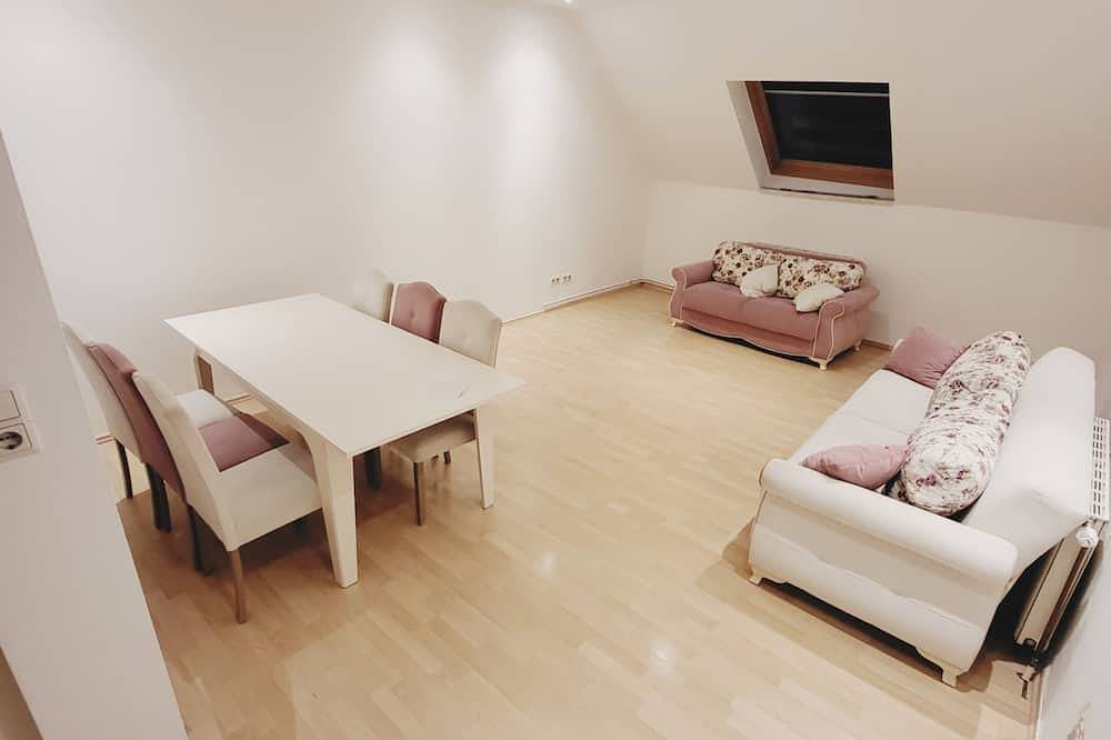 Apartamento entero, A Greek kingdom with fine food in Stockerau, Korneuburg