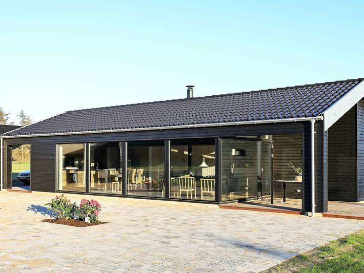 Feriehus for 8 personer, med Terrasse i Lønstrup