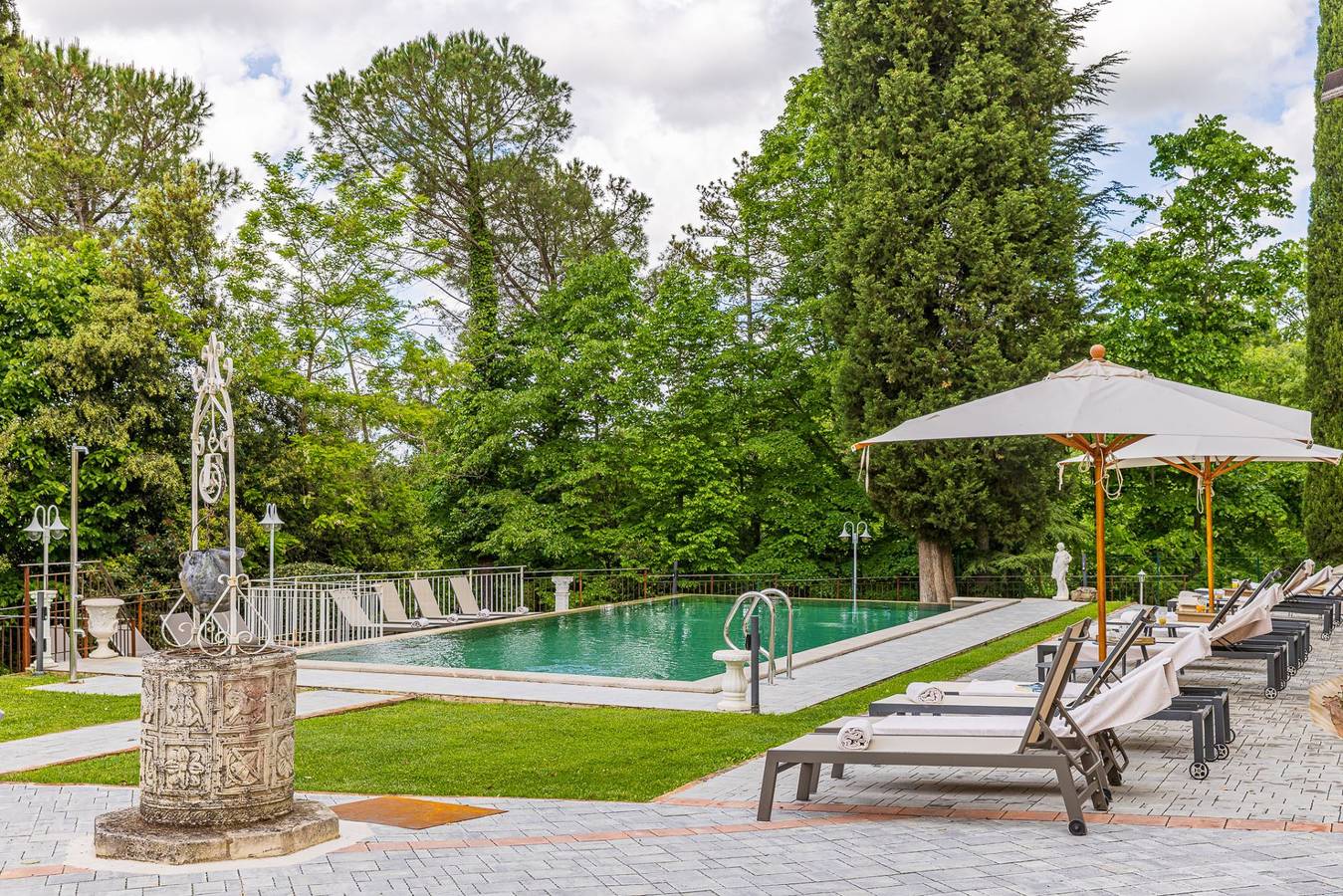 Villa Febea - Villa Febea - Lussuosa villa privata toscana con 24 posti letto, piscina privata riscaldata, jacuzzi, sauna ed eventi in Chiusi, Chianti