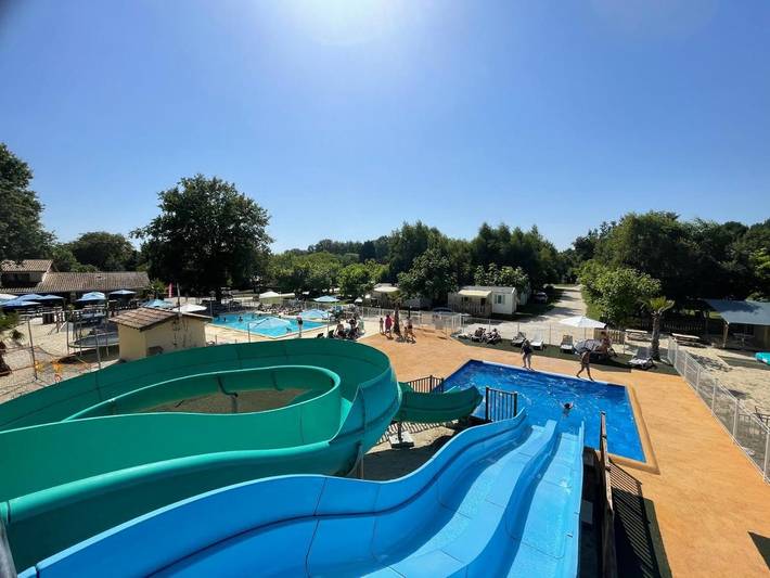 Camping pour 4 personnes, avec piscine et jardin, animaux acceptés