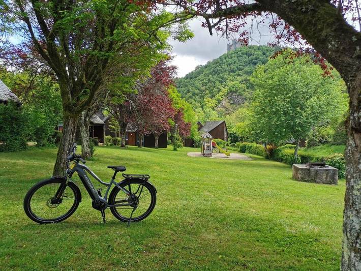 Location de vacances pour 6 personnes, avec Balcon et Terrasse ainsi que Piscine et Vue à Najac - 2