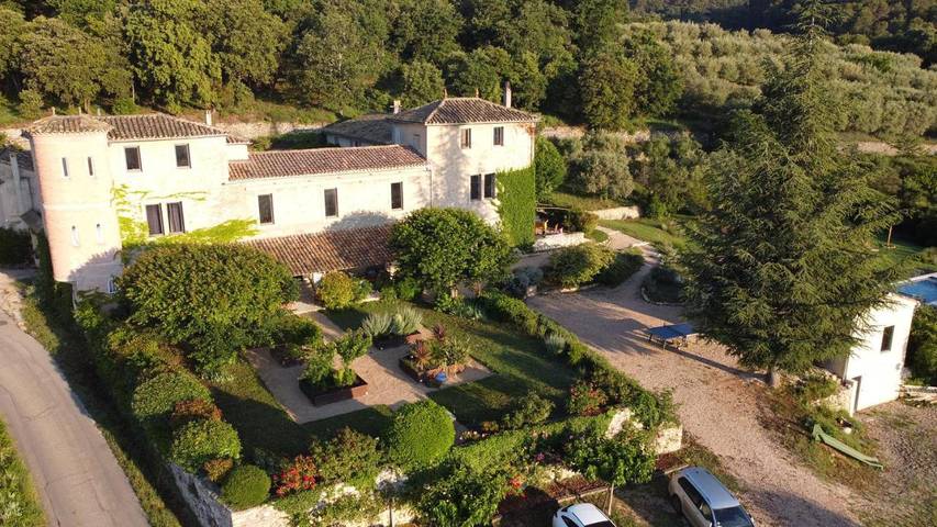 Gîte pour 2 personnes, avec jardin ainsi que jacuzzi et piscine, animaux acceptés à Crestet - 3