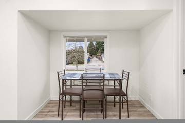 Vacation Rental for 6 Guests in West Seattle, Seattle, Picture 3