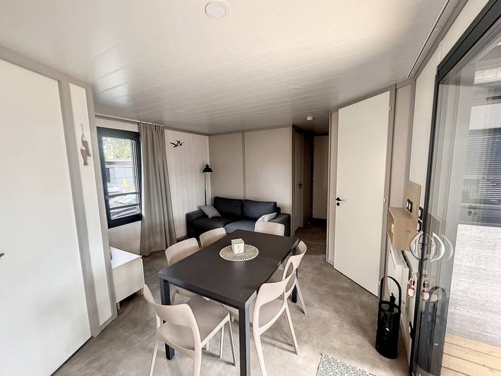 Gîte pour 6 personnes, avec terrasse ainsi que jardin et piscine à Jullouville - 4