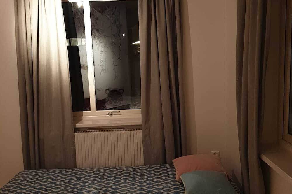 Water facing family friendly villa with pool & sauna overlooking the Baltic Sea in Lidingö, Stockholmer Schärengarten