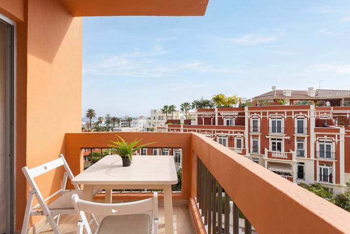 Apartamento entero, Apartamento de vacaciones para 2 personas con balcón in Playa Jardin, Puerto de la Cruz
