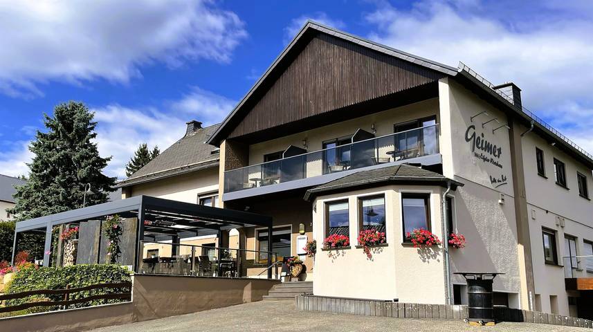 Hotel für 10 Personen, mit Terrasse in Plütscheid