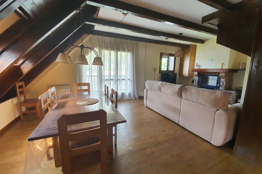 Entire apartment, Apartment in a quiet area of Vielha for 6 people in Betren, Vielha e Mijaran