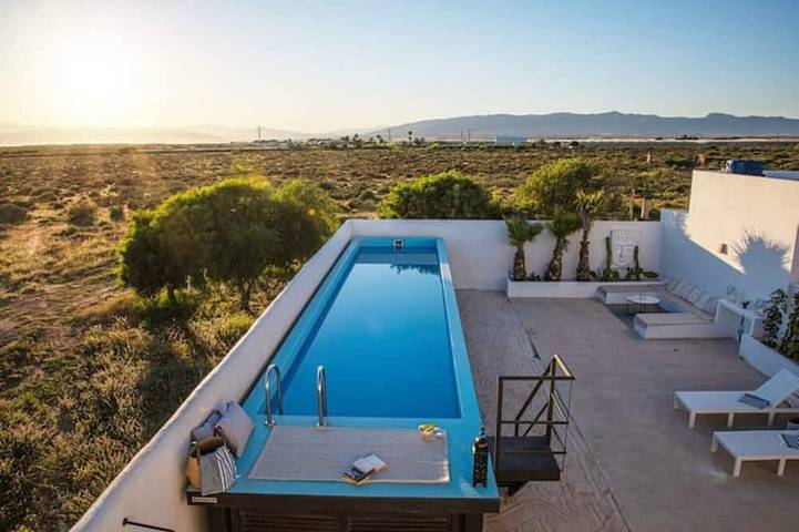 Gîte pour 5 personnes, avec Terrasse et Jardin dans Retamar