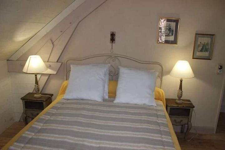 Location de vacances pour 5 personnes, avec jardin ainsi que piscine et terrasse, animaux acceptés à Brison-Saint-Innocent - 3